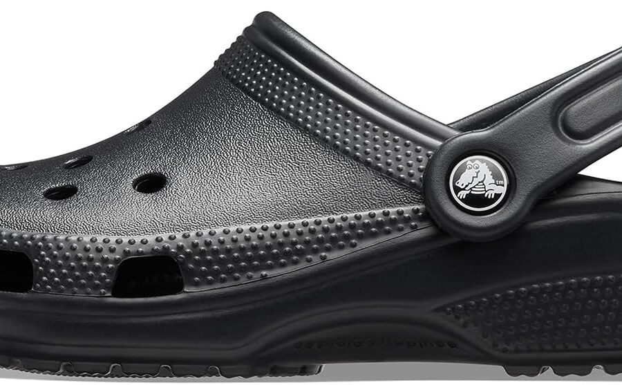 Crocs Unisex Classic Clogs Clogs, Black,7 UK Men/ 8 UK Women