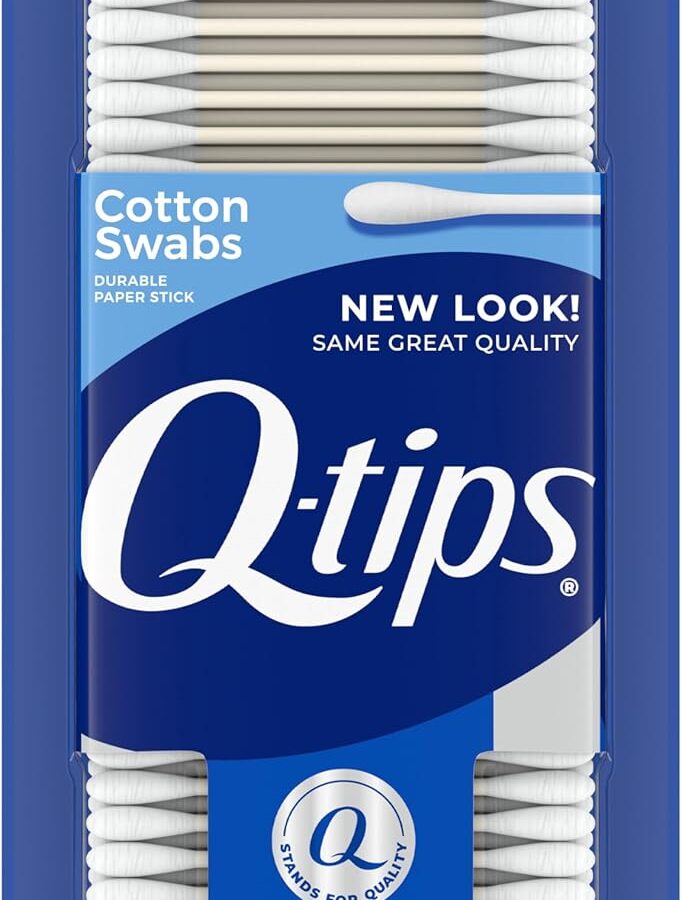 Q-Tips Cotton Swabs for Hygiene and Beauty Care Original Cotton Swab Made with 100% Cotton 625 Count